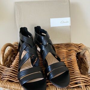 Clarks Women's Black Strappy Sandals size 9M